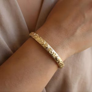 天体カフバングル、月と星のブレスレット、チャンキーゴールドまたはシルバーのアームキャンディ