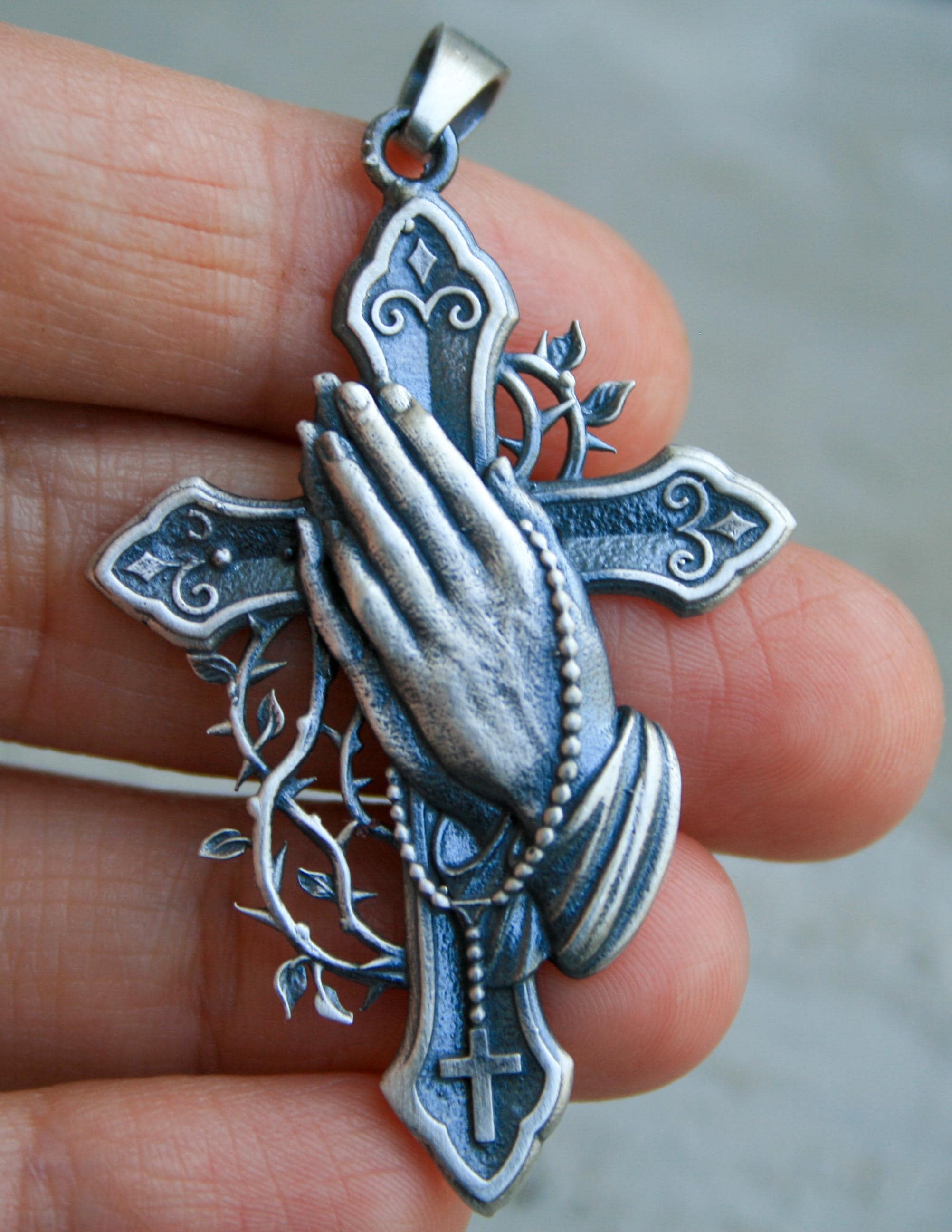 Praying Hands Ring - Etsy