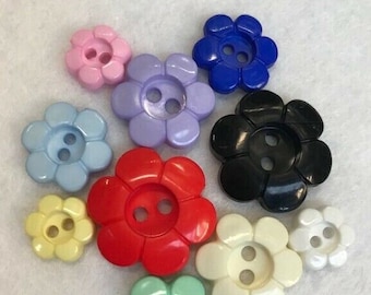 2 Hole Flat Daisy Flower Buttons 11.5mm 15mm 18mm 21mm baby knitted clothes craft various colours available Packs of 10 buttons