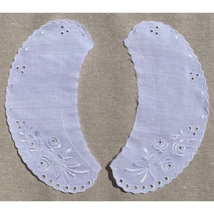 Coudre sur un col en dentelle blanc adulte une paire de robes de 21 cm x 8 cm, couture, artisanat