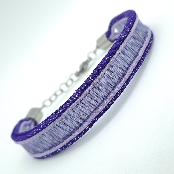 890. Bracelet en soutache violet/mauve avec perles tubes en verre Miyuki