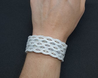 126. Bracelet manchette 5 rangs en soutache blanc argenté/cristal avec perles en verre facetté (idéal mariée)