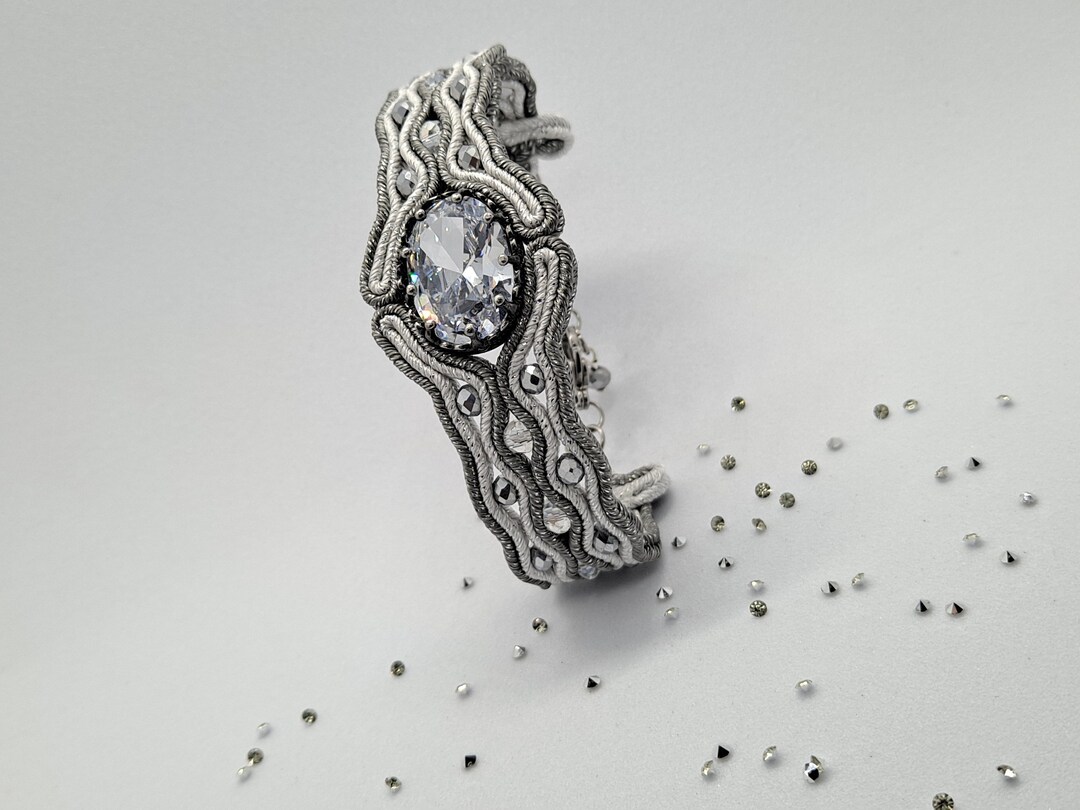 Bracelet Vintage Florenza – Perle Noire Et Gravures Dorées, Bijou Finement Travaillé