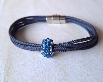 438.Bracelet en paracorde bleu nuit avec perle strassée Shamballa