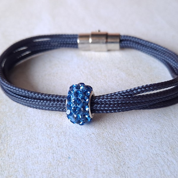 438.Bracelet en paracorde bleu nuit avec perle strassée Shamballa