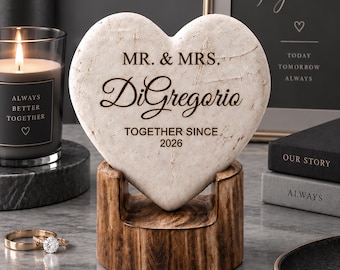 Cadeaus voor de heer en mevrouw tijdens de bruiloft, gepersonaliseerd cadeau met namen en trouwdatum.