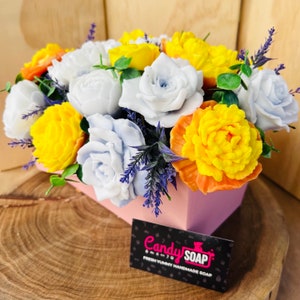 Soap Flower Bouquet Medium (Lilac + Sweet Pia)