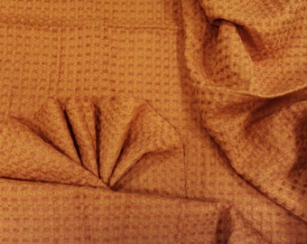 Tela de mezcla de lino WAFFLE extra ancha de 94" en color canela, suave tela waffle cortada a medida, por metro. Para mantas, cojines, toallas y albornoces.
