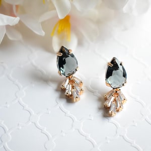 Black Art Deco Earrings | Black Dainty Crystal Earrings | Vintage Earrings | Great Gatsby | 1920s | Black and Gold Art Deco Earrings | Moody