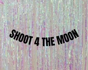 カスタマイズ可能な「Shoot 4 the Moon」バースデーバナー。4歳の誕生日のデコレーション。4歳の誕生日のバナーと看板。モダンな4歳の誕生日パーティーのデコレーション。