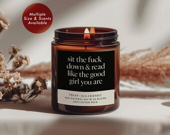 She's Reading Again Smut Lover Soja-geurende kaars (barnsteenpot), pittige sprookjesboekkaars, cadeau grappig enthousiaste lezer, woondecoratie