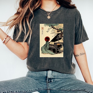 Japanese Art Tshirt | Traditional Woman & Piano Design | Vintage Tshirt | Aesthetic Tshirt
