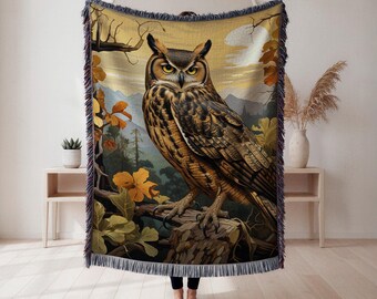 Great Horned Owl Woven Blanket, Wildlife Illustration Tapestry Throw, Nature Decor, Wildlife Enthusiast Gift, Wall Tapestry, Home Decor