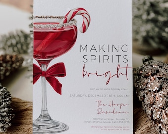 Puede incluir: Tarjeta de invitación navideña con una ilustración de cóctel rojo y bastón de caramelo. El texto dice "MAKING SPIRITS bright" e incluye detalles del evento.