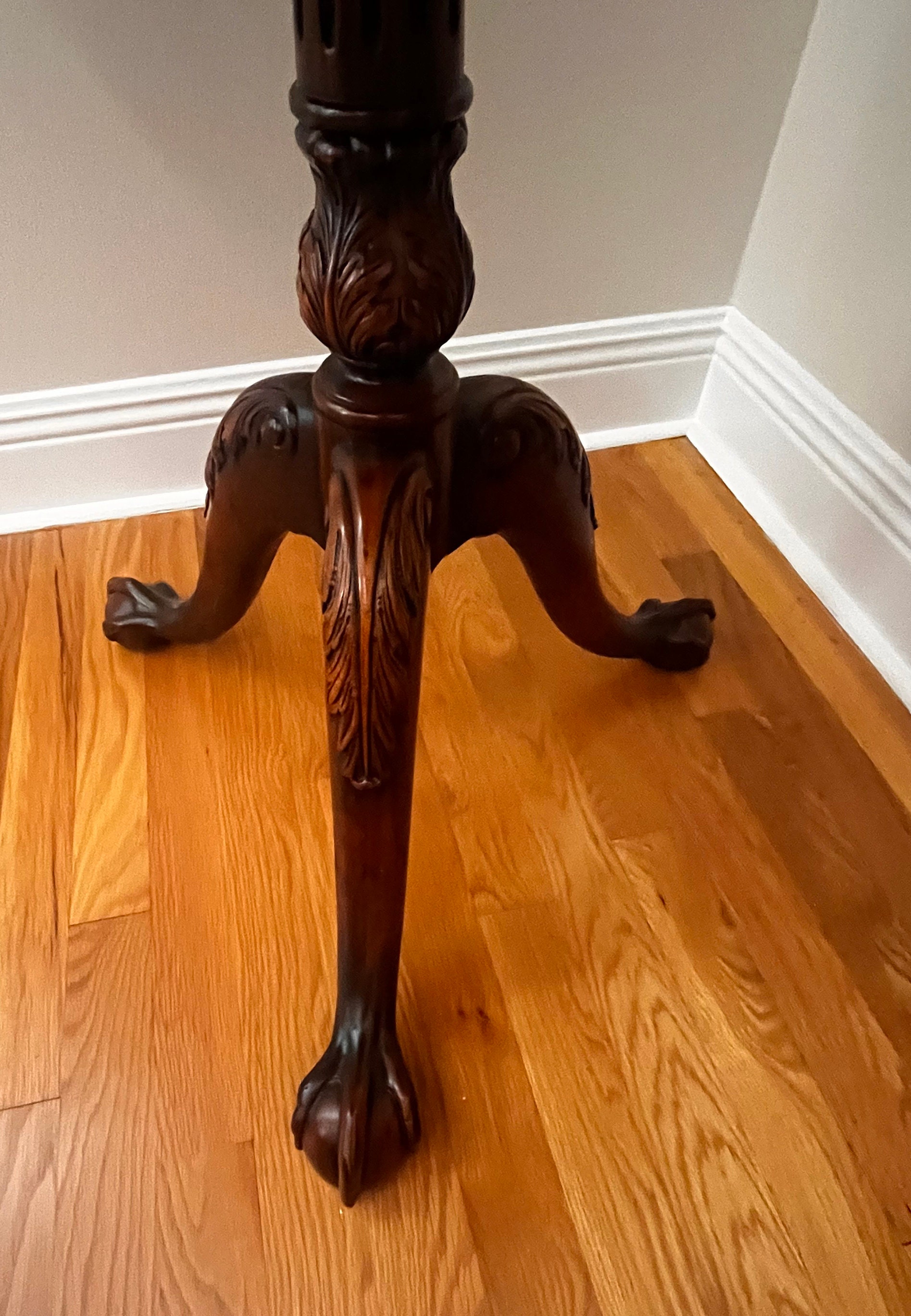 Vintage Round Pedestal Side Table - Etsy