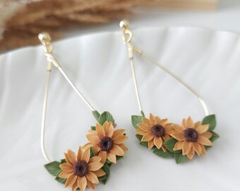 Sunflower earrings, , Floral earrings,  handmade polymer clay earrings, sunflower flowers Earrings, fall Earrings.