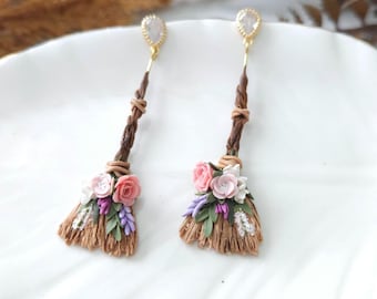 Witch broomstick earrings, polymer clay earrings, black earrings, Broom Earrings, Halloween Earrings, witch Earrings.