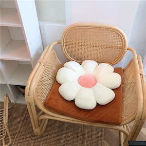 Daisy Cushion