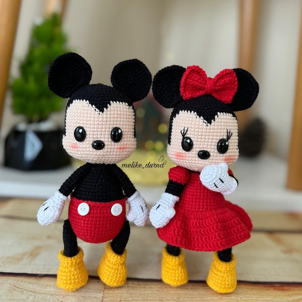 Mickey and Minnie Mouse large size English pattern