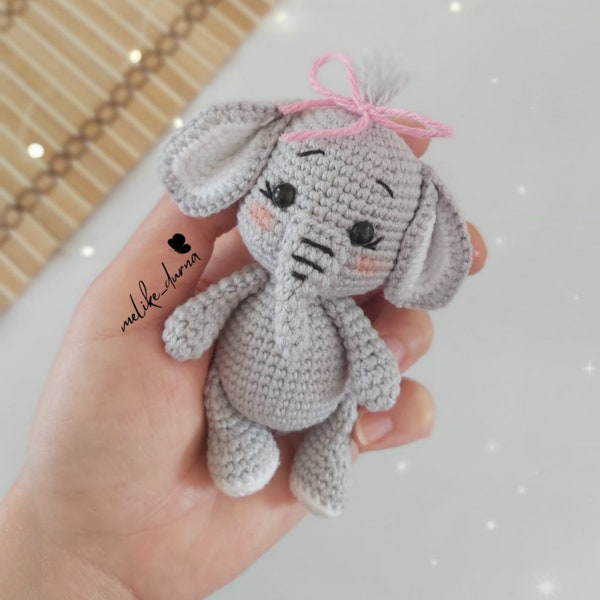 Elephant Dumbo english pattern