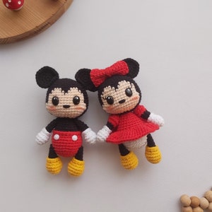 Mickey and Minnie mouse English pattern