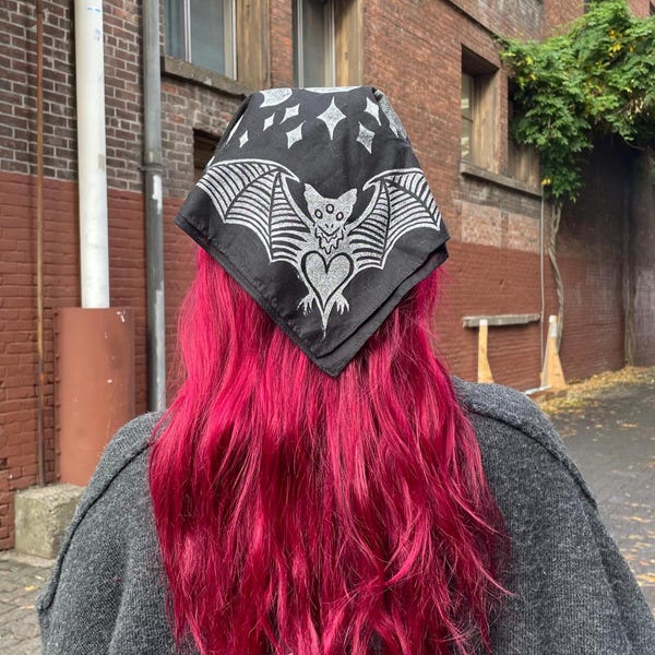 Pañuelo de algodón estampado con murciélagos y fases lunares