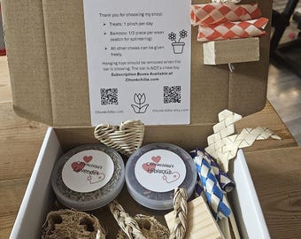 Chinchilla Treat and Chew Box | Lavender | Hibiscus | Hanging Toy | Natural Chews