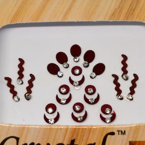 Maroon Crescent Moon Bindis, bindis de danza del vientre, Maroon Fancy Bindi, Stick On Jewelry Tattoo, Marathi Bindis, regalo de maquillaje para ella