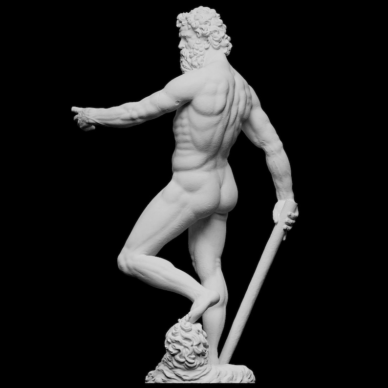 Op de afbeelding: Wit marmeren beeld van een naakt mannelijk figuur met een baard, staand met &eacute;&eacute;n been omhoog en een staf in zijn rechterhand.