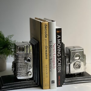 Vintage Camera Bookends Safety Storage Box Retro Camera Props Secret Storage Compartment Photography Lover Gift Office Study Bookend Silver