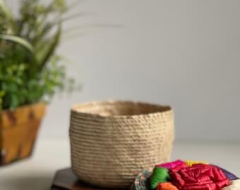 Vintage Palm Husk Woven Basket: Ethnic Boho Trinket Dish
