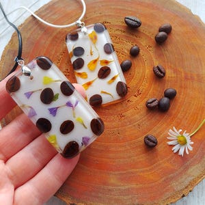 Coffee Bean Epoxy Resin Pendant, Coffee Bean Necklace, Coffee Bean Pendant, Coffee Lover Jewelry, Coffee Necklace, Coffee Bean Pendant