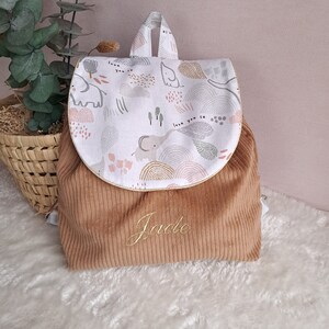 Sac à dos personnalisé enfant maternelle ou crèche en velours camel tissu éléphant animaux