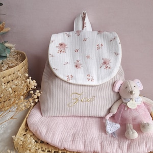 Sac à dos personnalisé enfant maternelle ou crèche en velours écru tissu fleurs image 1