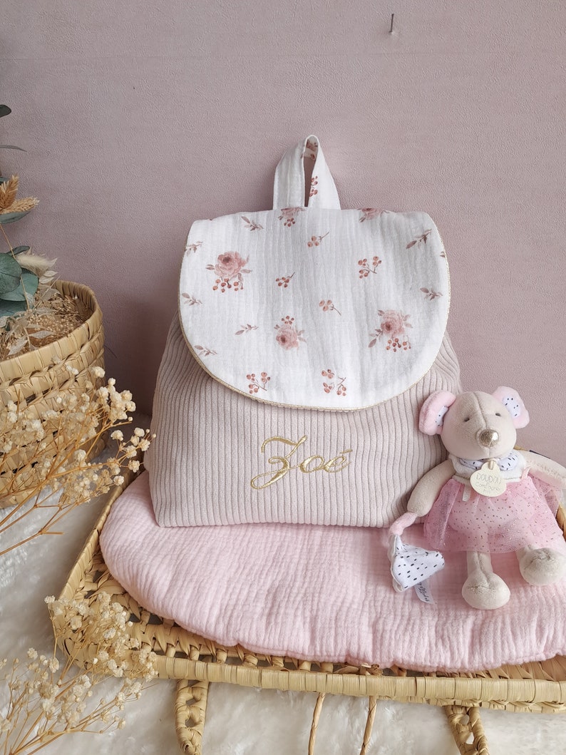 Sac à dos personnalisé enfant maternelle ou crèche en velours écru tissu fleurs image 1