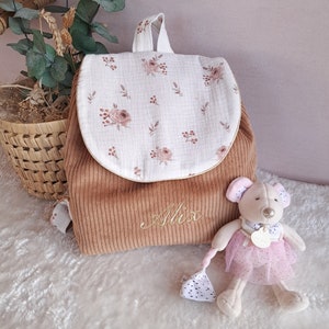 Sac à dos personnalisé enfant maternelle ou crèche en velours écru tissu fleurs image 3