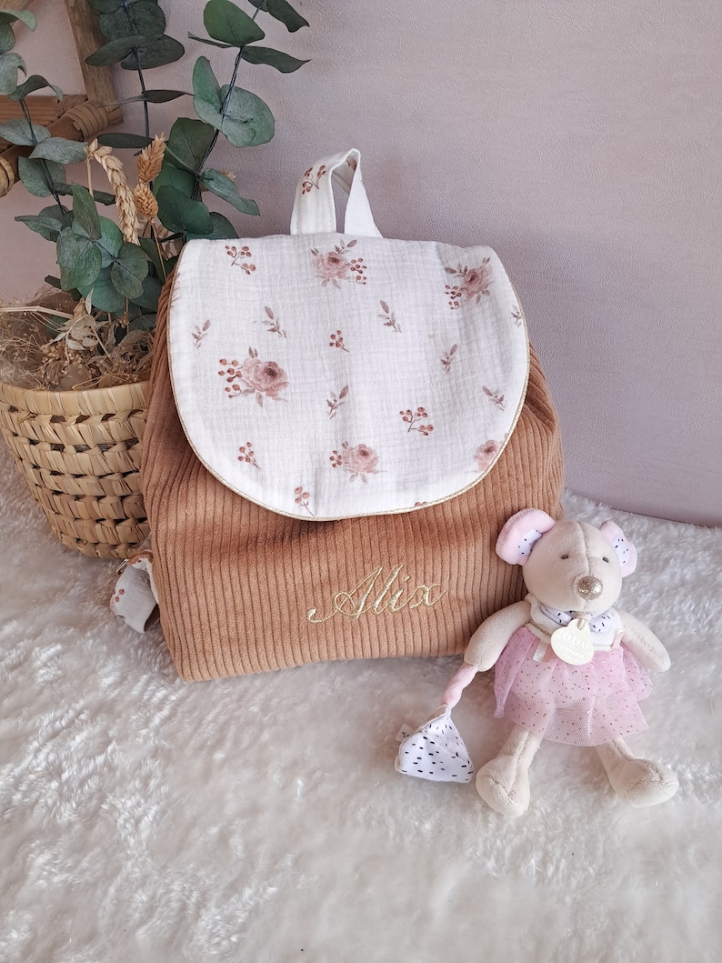 Sac à dos personnalisé enfant maternelle ou crèche en velours écru tissu fleurs image 3