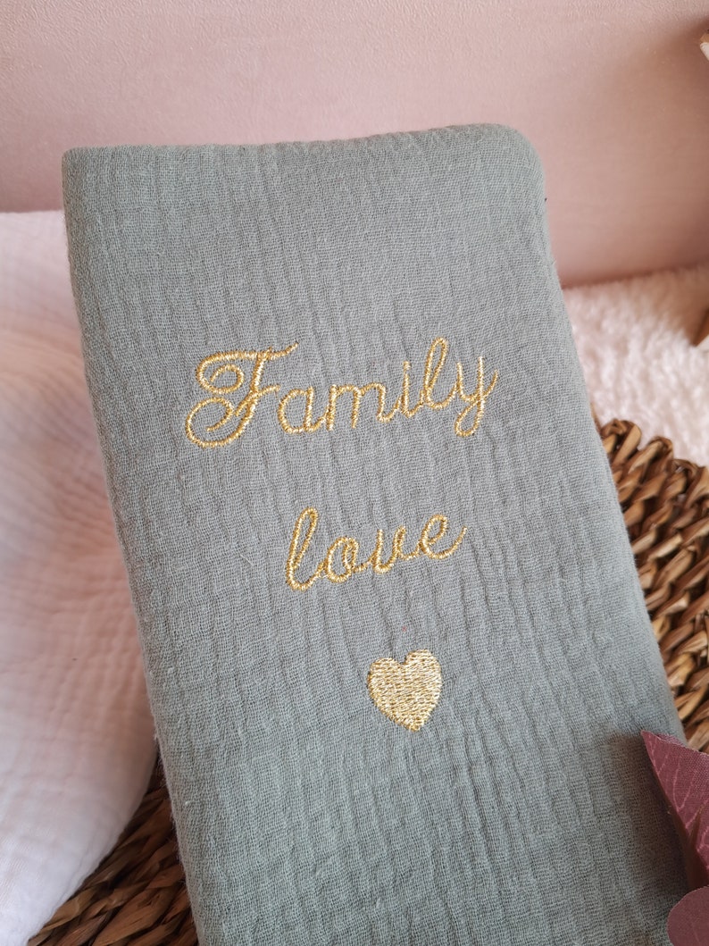 Personalized family booklet cover embroidered in double cotton gauze with small embroidered heart image 3