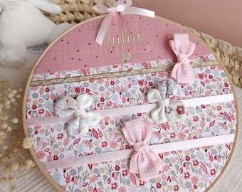 Porte barrette tambour personnalisé - rangement barrettes mural en tissu fleurs roses - cadeau fille