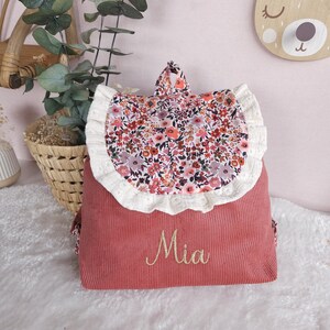 Sac à dos personnalisé enfant maternelle ou crèche avec froufrou en velours fin paprika et tissu fleuri