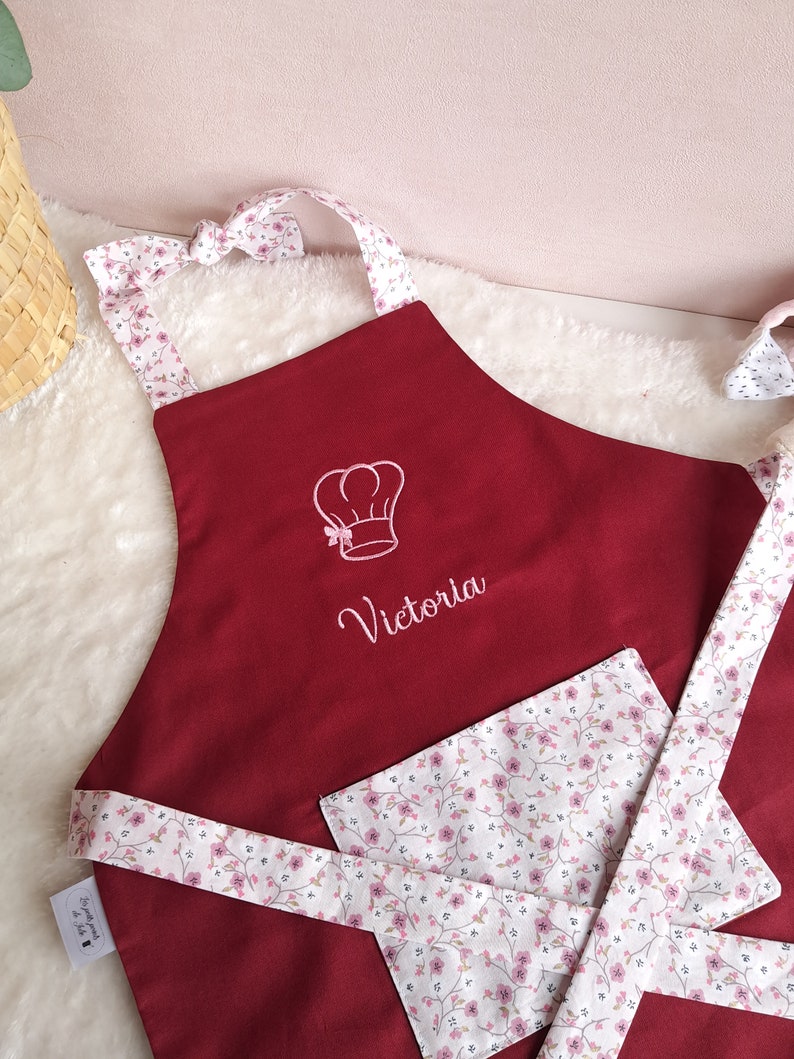 Personalized embroidered children's kitchen apron for birthday, Christmas, handmade gift image 3