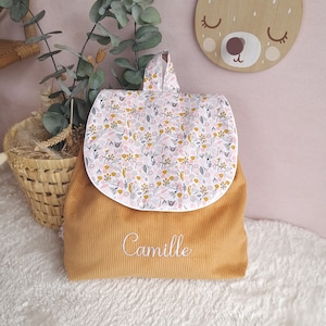 Sac à dos personnalisé enfant maternelle ou crèche en velours fin camel tissu fleuri