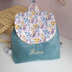Sac à dos personnalisé enfant maternelle ou crèche en velours vert céladon tissu liberty