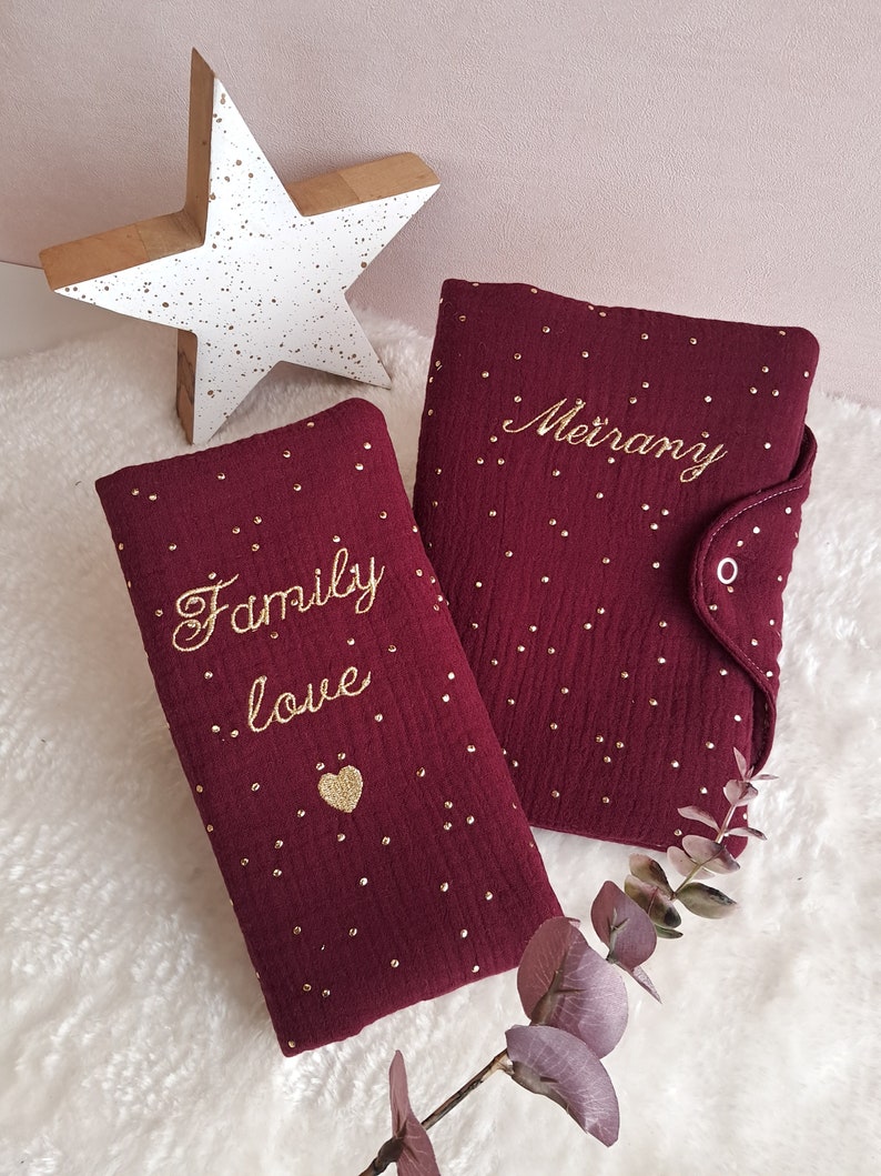 Personalized family booklet cover embroidered in double cotton gauze with small embroidered heart image 1