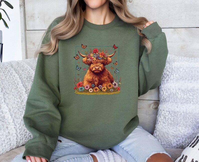 Sudadera de vaca de las Tierras Altas, suéter divertido de vaca, top de animales de granja, regalo para amantes de los animales, sudadera con animales, jersey de mariposas, regalos de vaca de las Tierras Altas imagen 1