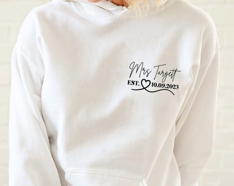 Mrs Hoodie, Newlywed Hoodie, Custom Bride Hoodie, Wedding Shirt, Couple Wedding Top, Mrs and Mr Hoodie, Honeymoon Jumper, Future Mrs Hoodie
