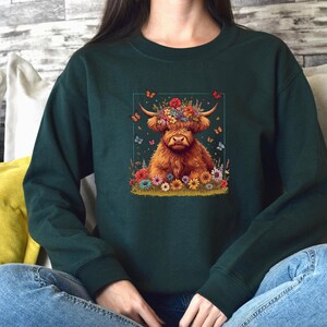 Sudadera de vaca de las Tierras Altas, suéter divertido de vaca, top de animales de granja, regalo para amantes de los animales, sudadera con animales, jersey de mariposas, regalos de vaca de las Tierras Altas imagen 5