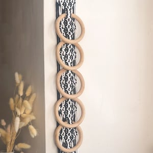 Macrame Scarf Organiser with 5 Rings // Boho home decor, Macrame wall hanging, Small wall hanger, Neutral home decor