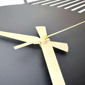Minimalist Metal Wall Clock: Silent Numberless Design, Modern Home ...
