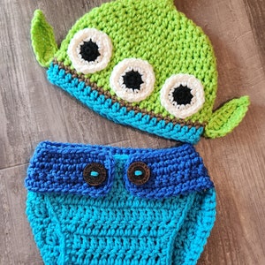 Crochet Alien Baby Set: Toy Story Inspired Newborn Photo Prop